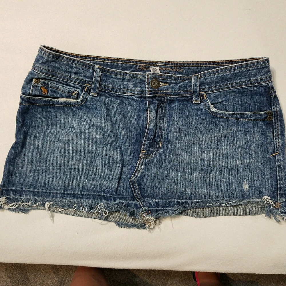 Abercrombie & Fitch Distressed Jean Skirt Sz 10